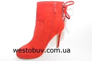 Красные ботинки на шпильке G261
