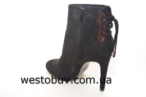 Черные ботинки на шпильке G265