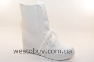Белые весенние ботинки  NC 43