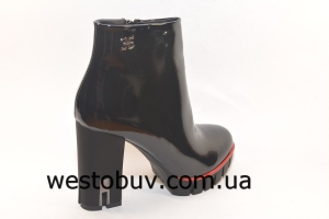 Женские ботинки красная вставка CT806