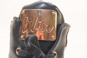 Зимние женские ботинки на шнурках H276