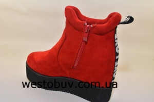 Ботинки женские на танкетке LN1