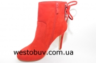 Красные ботинки на шпильке G261