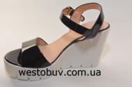 Женские босоножки на танкетке  528-1